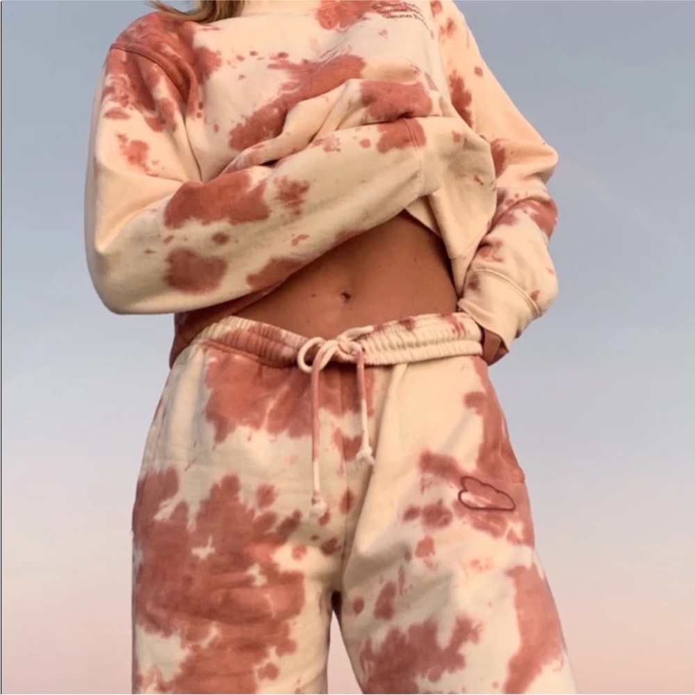 Summer Fridays 2 Piece Pink Tie Dys Sweat Pants & Sweat Shirt (set) ☁️